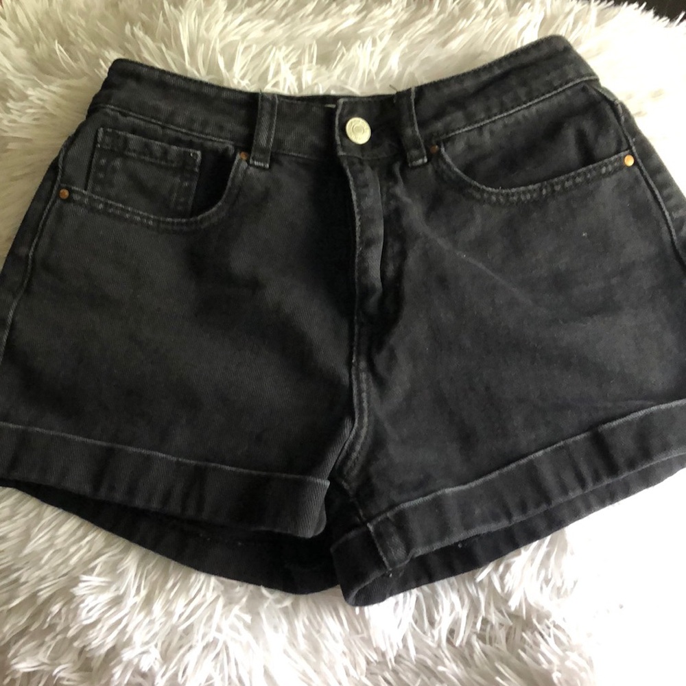 Black PacSun mom jean shorts